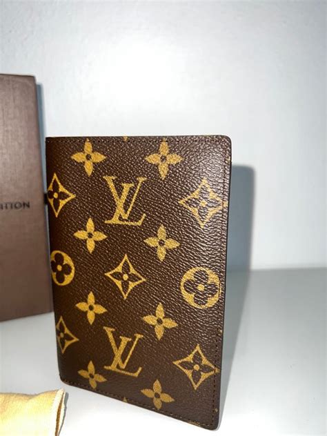 etui passeport louis vuitton